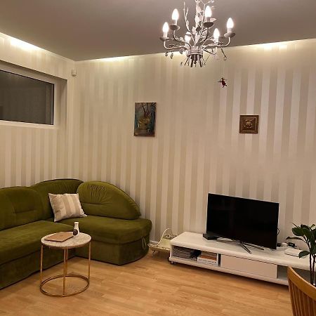 Provence Style Apartment In Old Town Клайпеда Экстерьер фото
