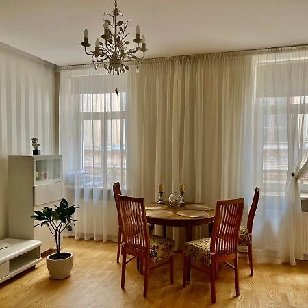 Provence Style Apartment In Old Town Клайпеда Экстерьер фото