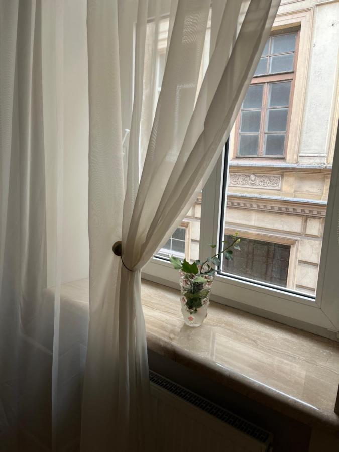 Provence Style Apartment In Old Town Клайпеда Экстерьер фото
